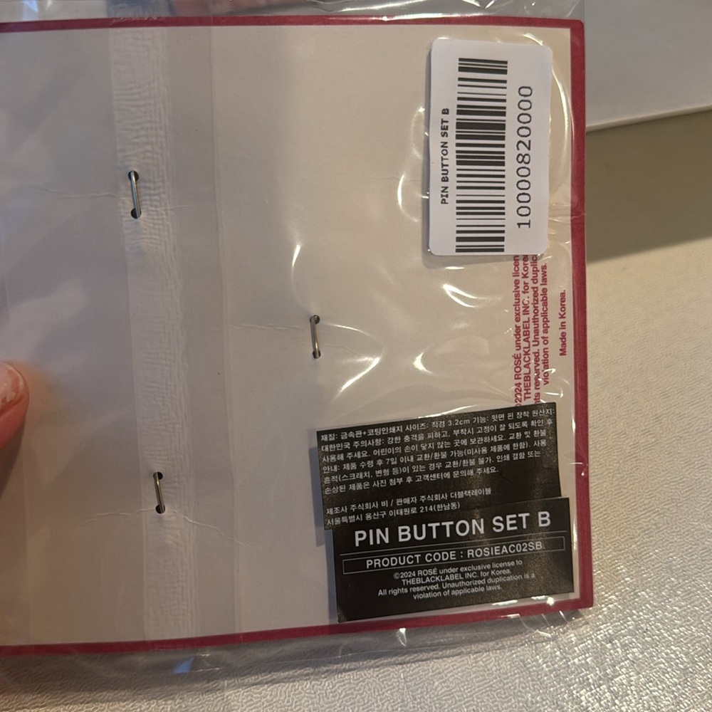 BLACKPINK ROSIE ROSE APT Pins lot - Picture 3 of 8